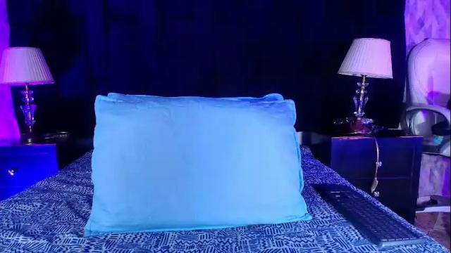 Image 3 of shelsy_loreds Stream on Chaturbate on 1 month ago