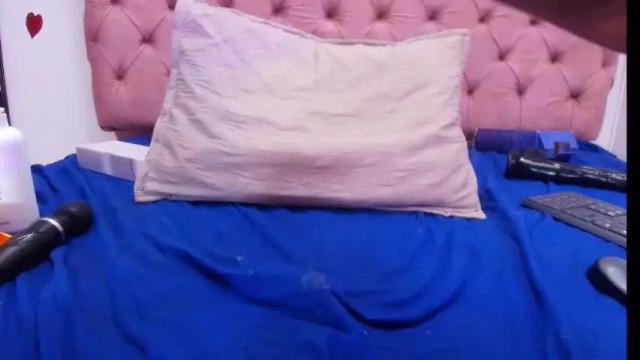 Image 3 of shelsy_loreds Stream on Chaturbate on 27 days ago