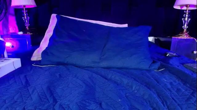 Image 3 of shelsy_loreds Stream on Chaturbate on 22 days ago