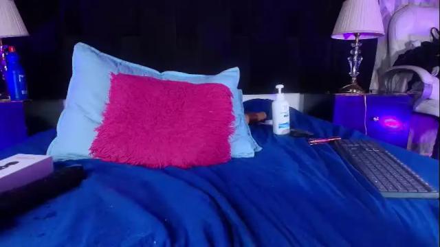 Image 12 of shelsy_loreds Stream on Chaturbate on 13 days ago