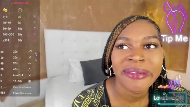 Image 2 of shenielxxx Stream on Chaturbate on 2 months ago