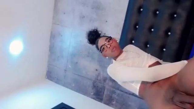 Image 12 of sherelen_dahiaraa Stream on Chaturbate on 14 months ago
