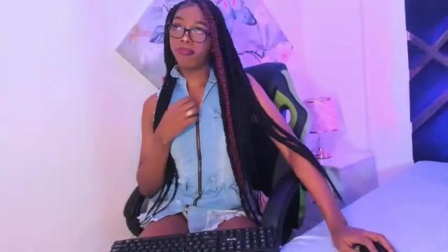 Image 3 of sherelen_dahiaraa Stream on Chaturbate on 12 months ago