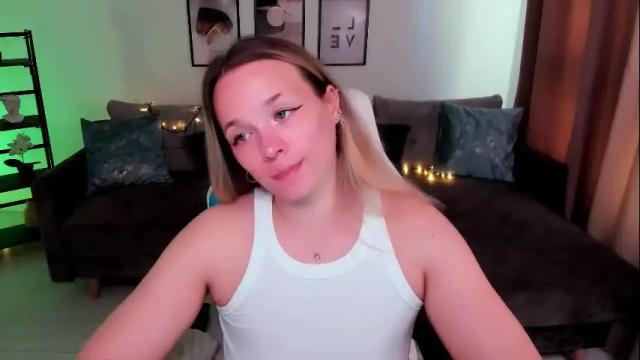 Image 2 of sherill_brill Stream on Chaturbate on 1 month ago