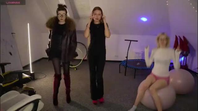 Image 2 of sheryl_elegance Stream on Chaturbate on 1 month ago