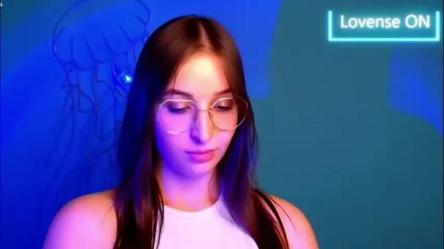 Image 4 of sheryl_sweet Stream on Chaturbate on 2 months ago