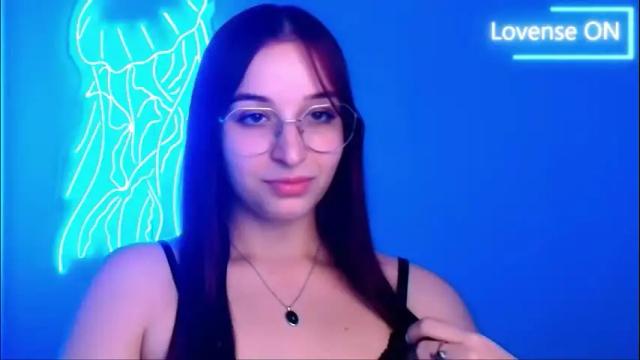 Image 3 of sheryl_sweet Stream on Chaturbate on 1 month ago