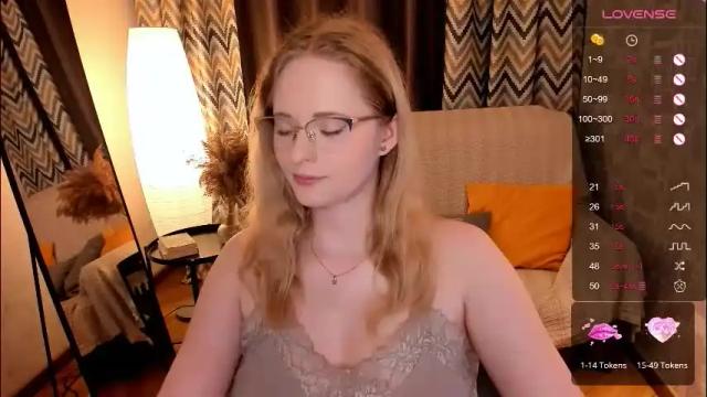 Image 7 of sheslinki Stream on Chaturbate on 2 months ago