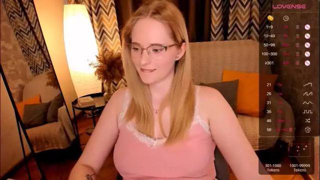 Image 12 of sheslinki Stream on Chaturbate on 2 months ago