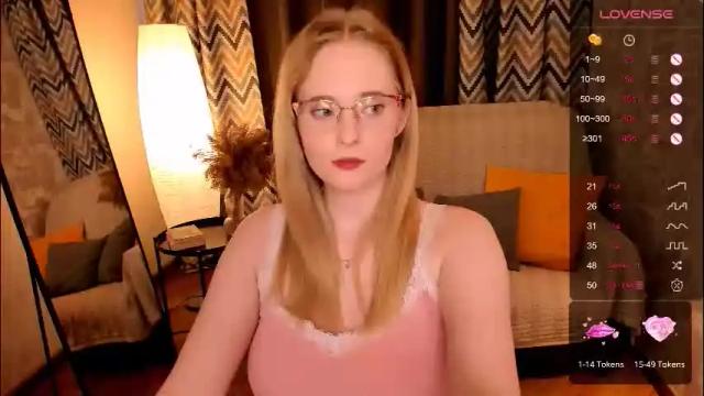 Image 8 of sheslinki Stream on Chaturbate on 2 months ago