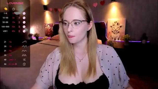 Image 2 of sheslinki Stream on Chaturbate on 2 months ago