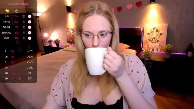 Image 2 of sheslinki Stream on Chaturbate on 2 months ago