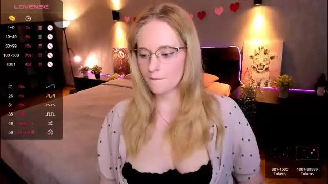 Image 3 of sheslinki Stream on Chaturbate on 2 months ago