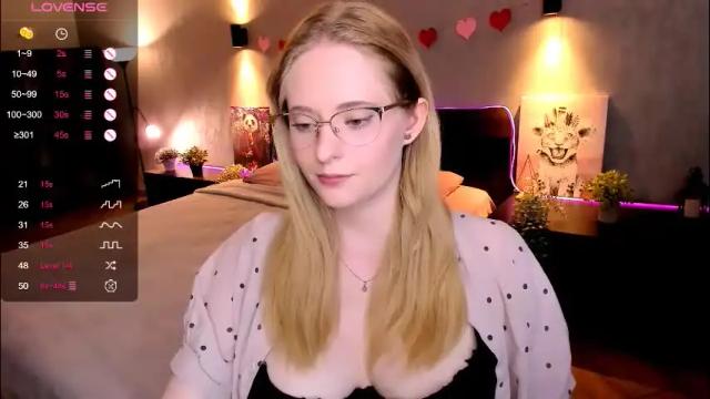 Image 3 of sheslinki Stream on Chaturbate on 1 month ago