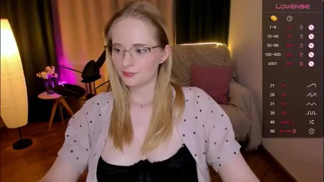 Image 4 of sheslinki Stream on Chaturbate on 1 month ago