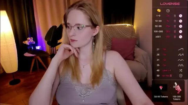 Image 3 of sheslinki Stream on Chaturbate on 1 month ago