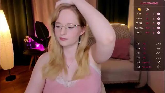 Image 3 of sheslinki Stream on Chaturbate on 1 month ago