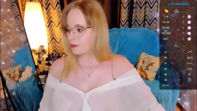 Image 2 of sheslinki Stream on Chaturbate on 27 days ago