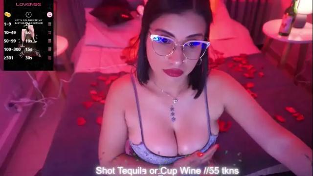 Thumbnail 2, sheyla_hills_'s Stream at Chaturbate, 1 month ago