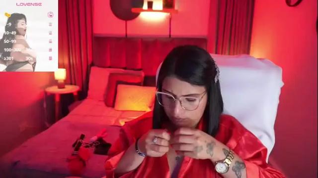 Image 6 of sheyla_hills_ Stream on Chaturbate on 24 days ago