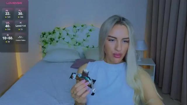 Image 3 of shine_abby_ Stream on Chaturbate on 3 months ago