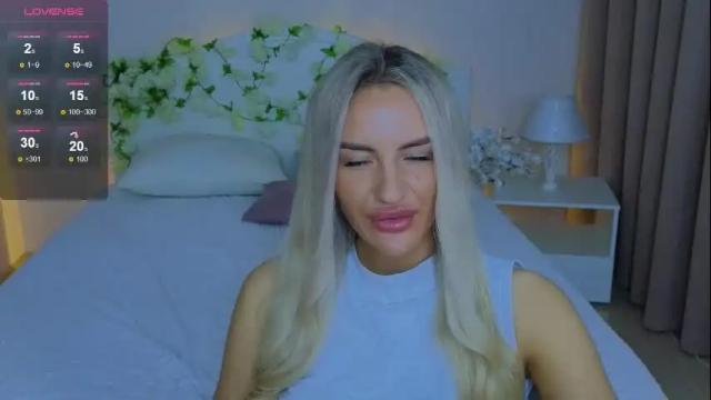 Image 8 of shine_abby_ Stream on Chaturbate on 3 months ago