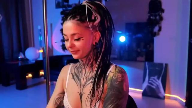 Image 2 of shinecolour Stream on Chaturbate on 25 months ago