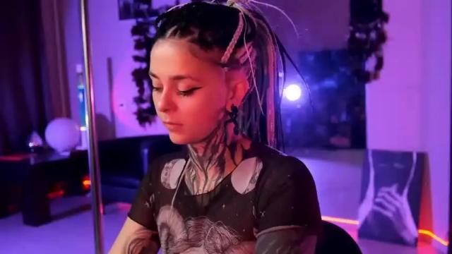 Image 3 of shinecolour Stream on Chaturbate on 25 months ago