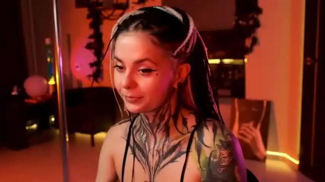 Image 3 of shinecolour Stream on Chaturbate on 25 months ago