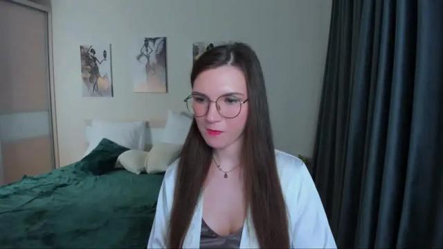 Image 2 of shineshyness Stream on Chaturbate on 19 months ago