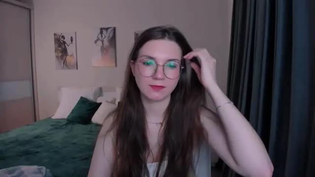 Image 3 of shineshyness Stream on Chaturbate on 19 months ago