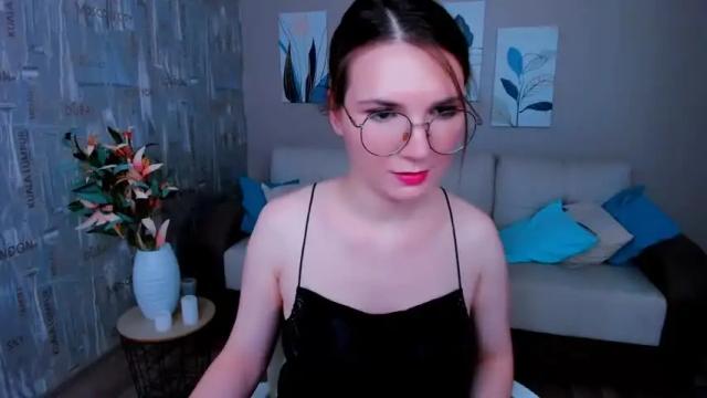 Image 12 of shineshyness Stream on Chaturbate on 18 months ago