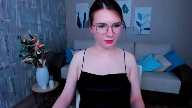Image 3 of shineshyness Stream on Chaturbate on 18 months ago