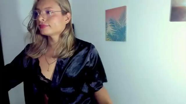 Image 2 of shophia_ Stream on Chaturbate on 27 months ago