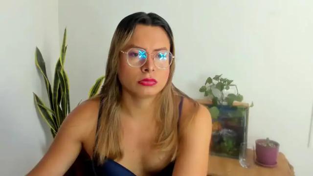 Image 4 of shophia_ Stream on Chaturbate on 16 months ago