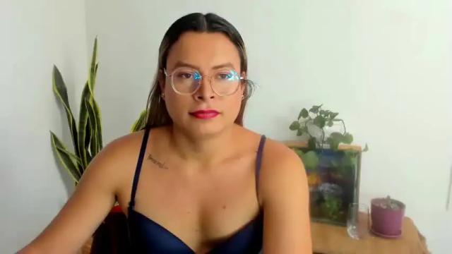 Image 8 of shophia_ Stream on Chaturbate on 16 months ago