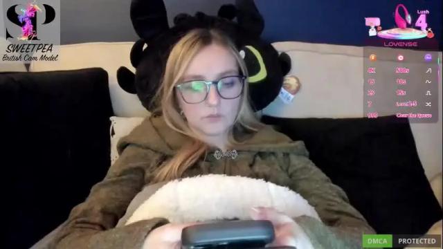 Image 2 of short_sweetpea Stream on Chaturbate on 2 months ago