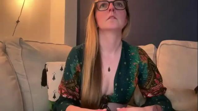 Image 2 of short_sweetpea Stream on Chaturbate on 1 month ago