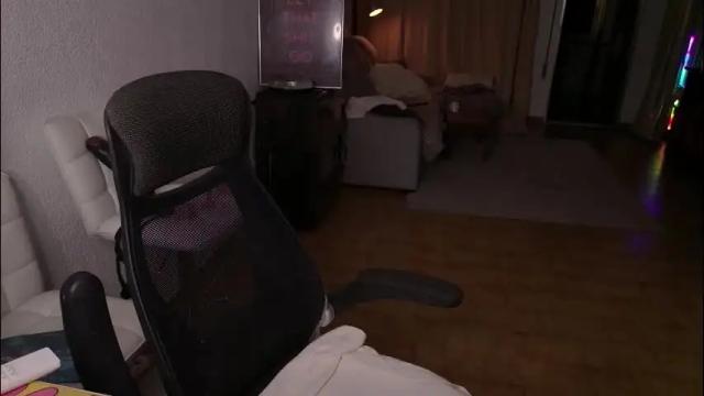 Image 12 of showmebbw Stream on Chaturbate on 4 days ago