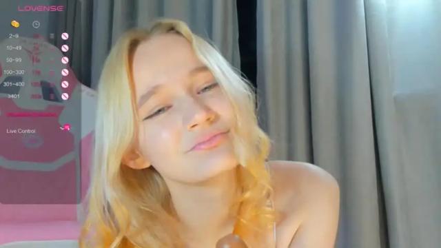 Image 11 of showmejenny Stream on Chaturbate on 15 months ago