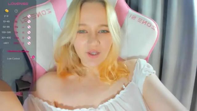 Image 10 of showmejenny Stream on Chaturbate on 14 months ago