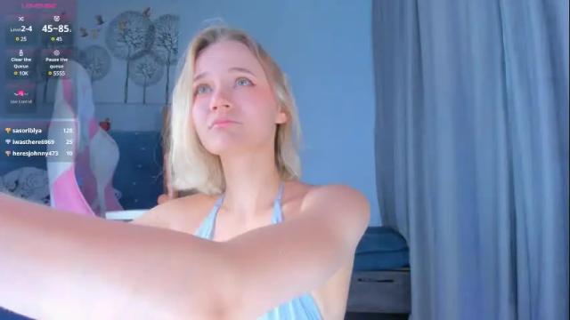Image 12 of showmejenny Stream on Chaturbate on 1 month ago