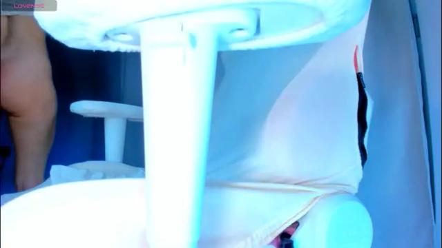 Image 3 of showmejenny Stream on Chaturbate on 2 months ago