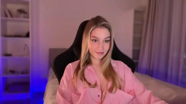 Image 6 of shy_bee Stream on Chaturbate on 14 months ago
