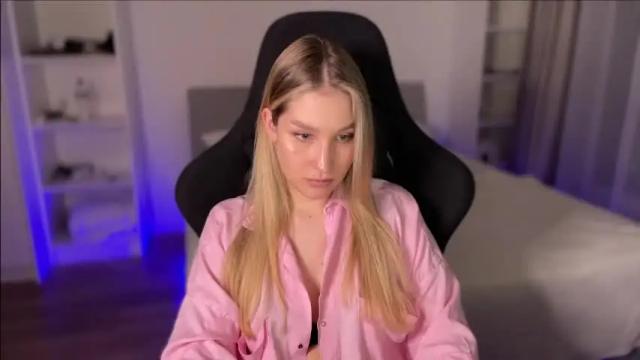 Image 4 of shy_bee Stream on Chaturbate on 14 months ago