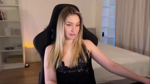 Image 8 of shy_bee Stream on Chaturbate on 14 months ago