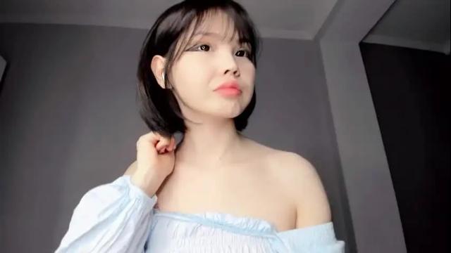 Image 4 of shy_dy Stream on Chaturbate on 19 months ago