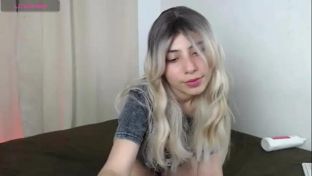 Image 7 of shy_kloe Stream on Chaturbate on 1 month ago