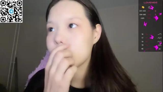 Image 4 of shy_lee33 Stream on Chaturbate on 19 months ago