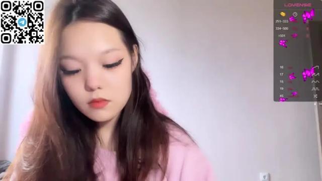 Image 4 of shy_lee33 Stream on Chaturbate on 19 months ago